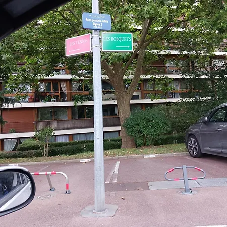 Rez-de-chaussee Apartman *